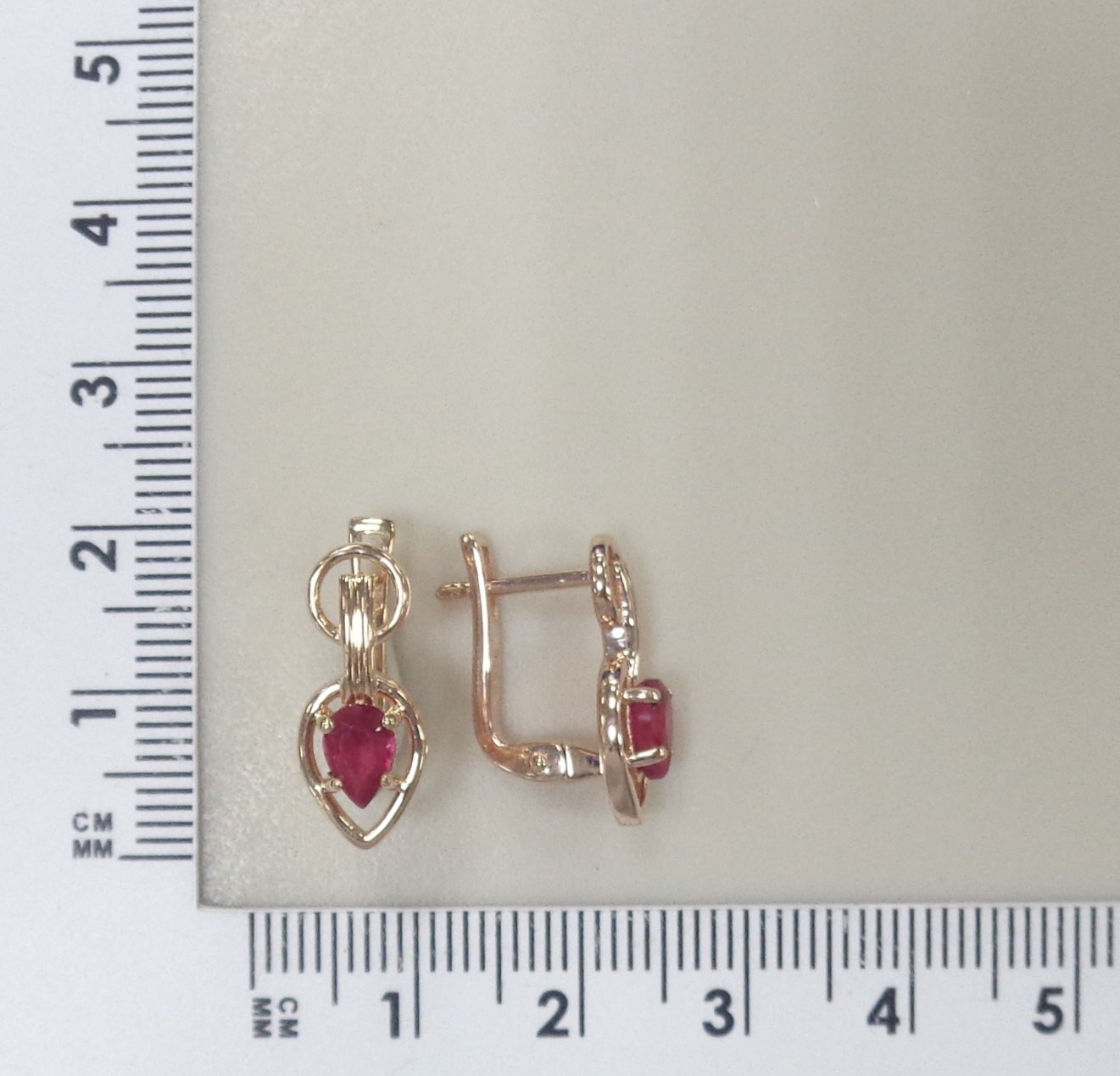 Серебряные серьги с рубинами